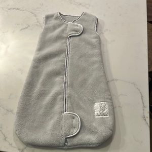 Little giraffe wearable blanket